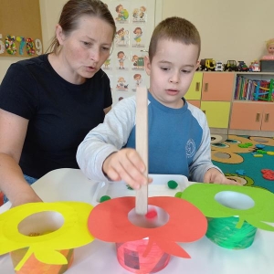 DZIEŃ JABŁKA W GRUPIE MOTYLKI